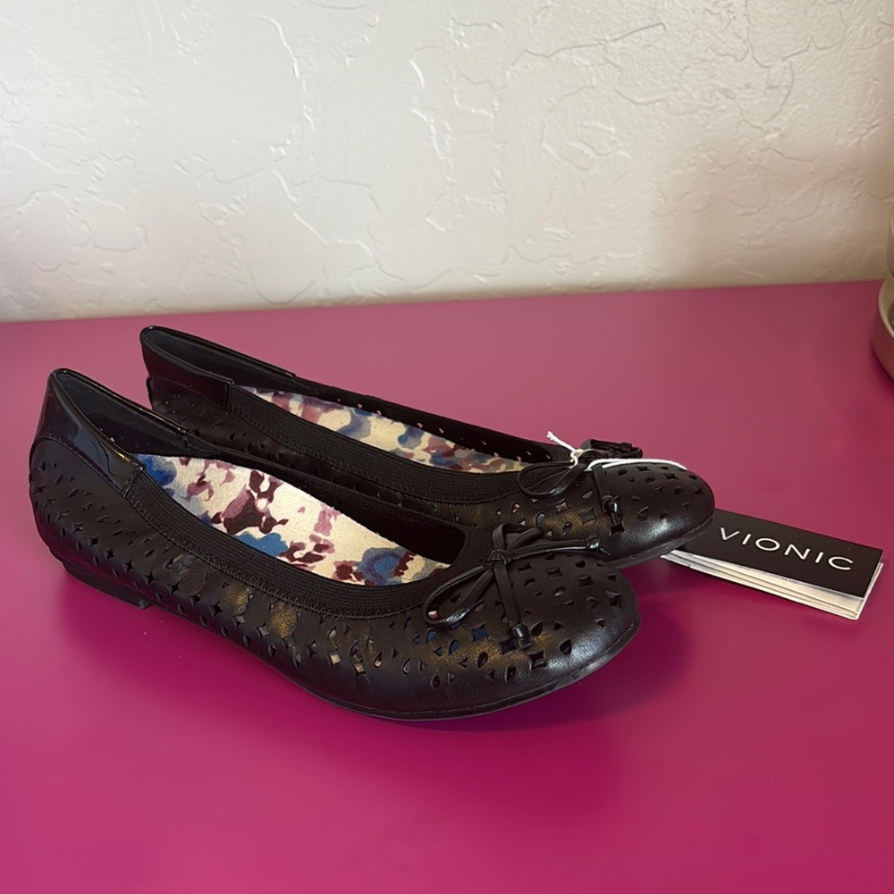 Vionic Surin Ballet Flats Black